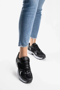 Siyah Beyaz Spor Ayakkabı Sneaker